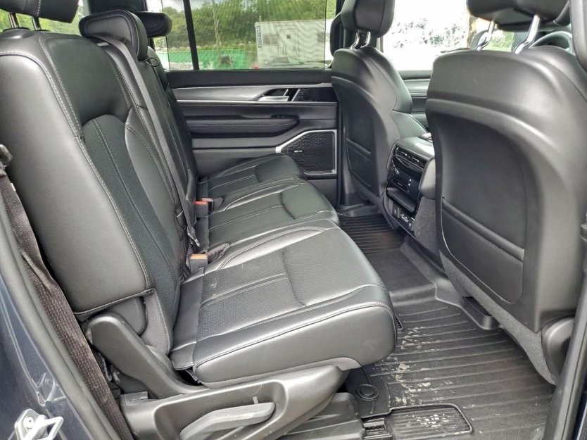 Salvage 2022 Jeep Wagoneer Series I