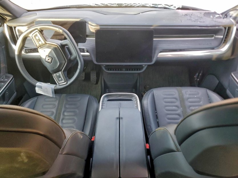 Salvage 2025 Rivian R1s Adventure