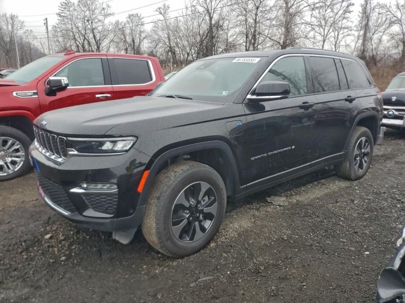Salvage 2023 Jeep Grand Cherokee Limited 4xe