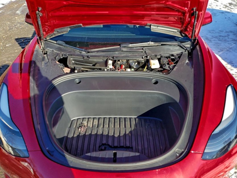 Salvage 2023 Tesla Model 3 