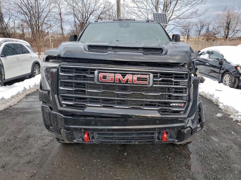 Salvage 2025 Gmc Sierra At4