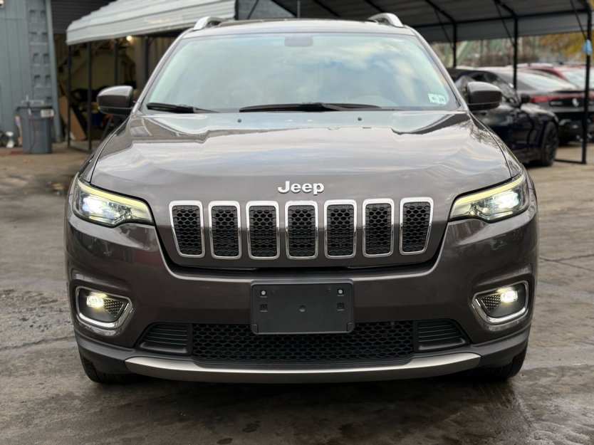 Salvage 2019 Jeep Cherokee Limited