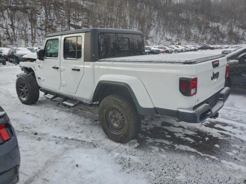 Salvage 2022 Jeep Gladiator Sport