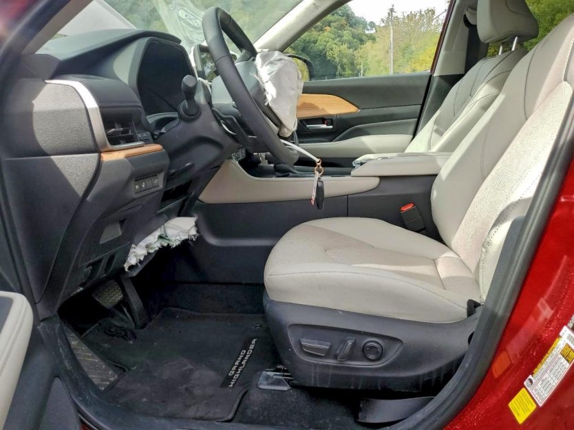 Salvage 2025 Toyota Grand Highlander Platinum