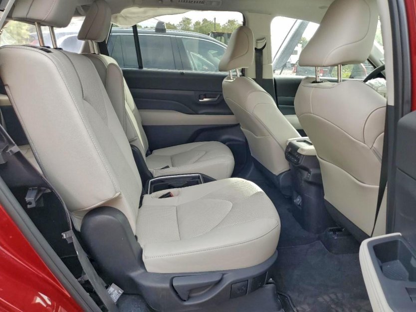 Salvage 2025 Toyota Grand Highlander Platinum