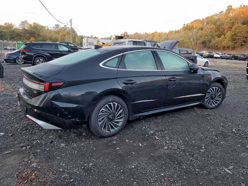 Salvage 2025 Hyundai Sonata Hybrid