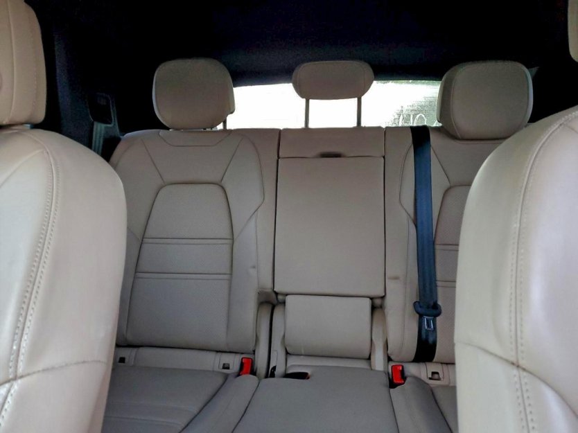 Salvage 2023 Porsche Cayenne 