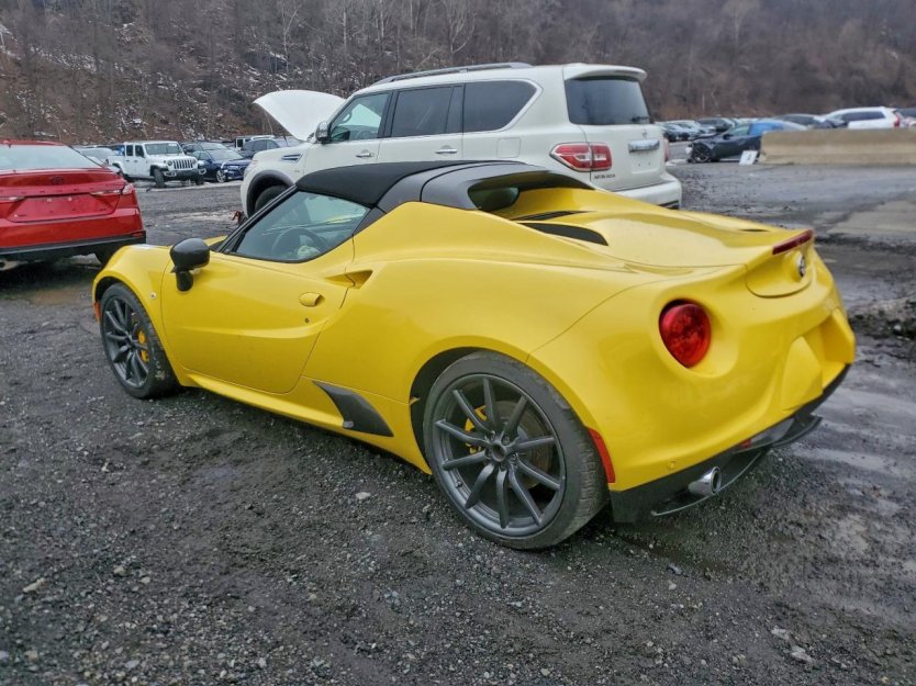 Salvage 2015 Alfa Romeo 4c Spider