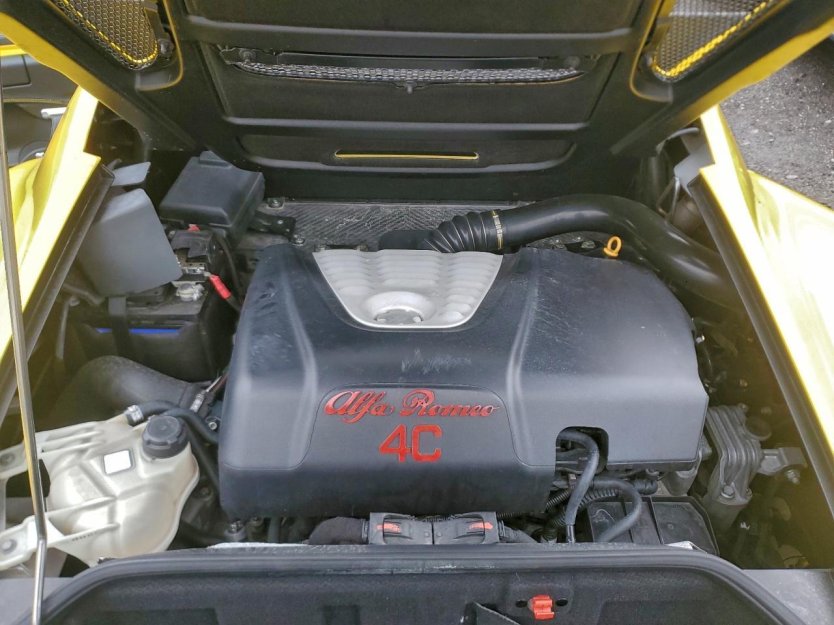 Salvage 2015 Alfa Romeo 4c Spider