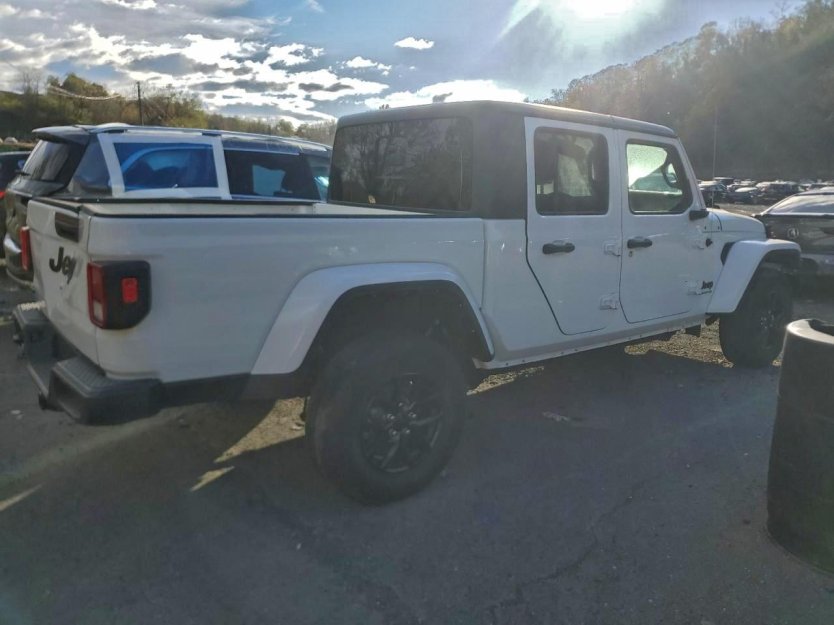 Salvage 2022 Jeep Gladiator 