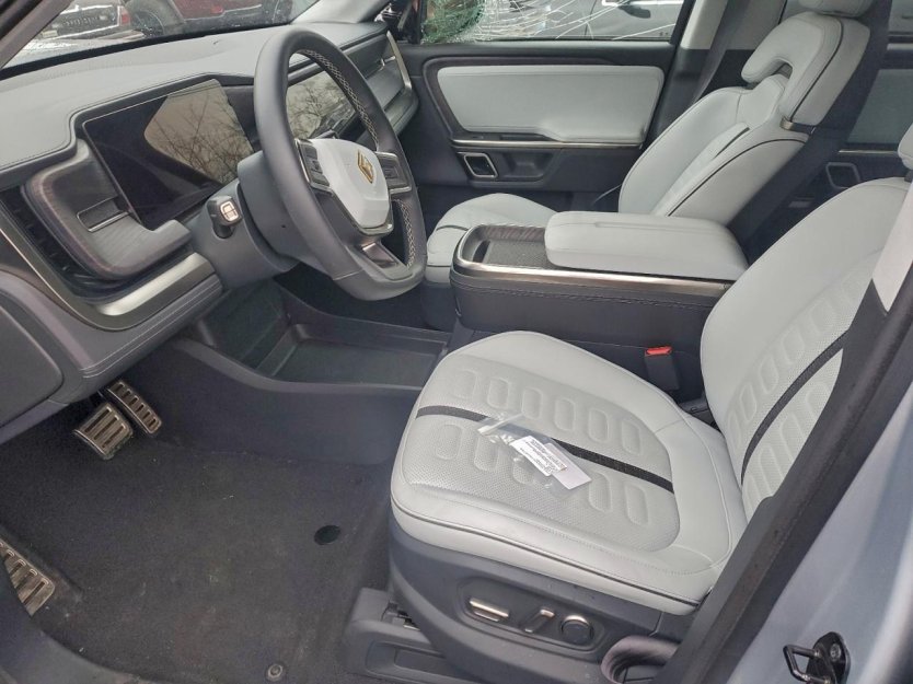 Salvage 2023 Rivian R1s Adventure