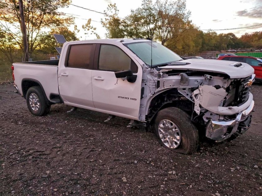 Salvage 2025 Chevrolet Silverado 