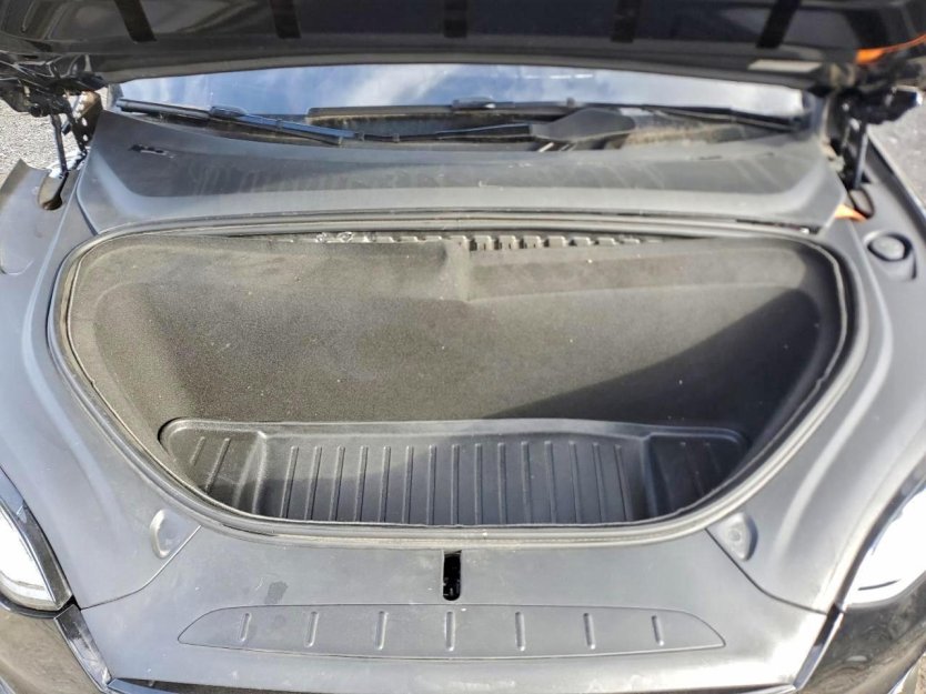 Salvage 2023 Tesla Model X Plaid