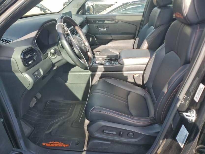 Salvage 2025 Honda Pilot Trailsport