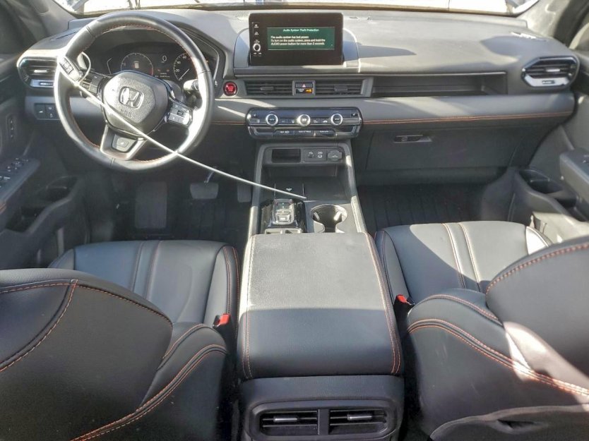 Salvage 2025 Honda Pilot Trailsport