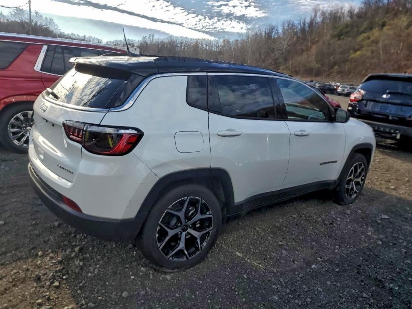 Salvage 2025 Jeep Compass Limited