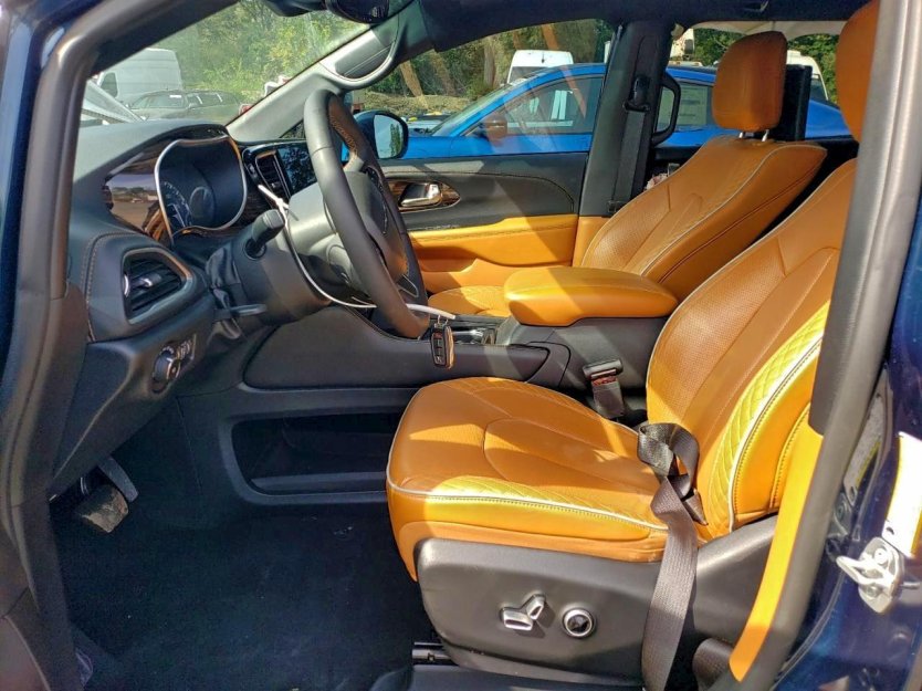 Salvage 2022 Chrysler Pacifica Pinnacle