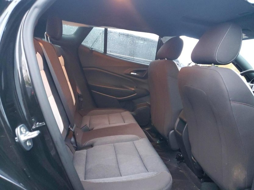 Salvage 2024 Chevrolet Trax 1rs