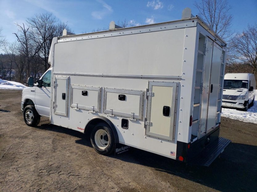 Salvage 2025 Ford Econoline Utility
