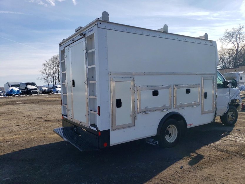 Salvage 2025 Ford Econoline Utility