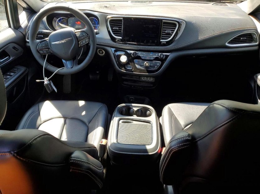 Salvage 2024 Chrysler Pacifica Hybrid Select