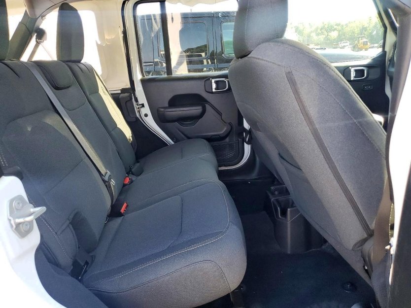 Salvage 2024 Jeep Wrangler 