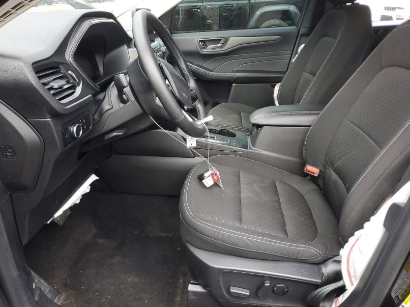 Salvage 2024 Ford Escape 