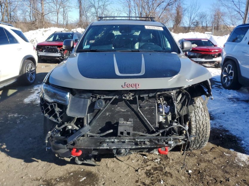 Salvage 2021 Jeep Grand Cherokee Trailhawk