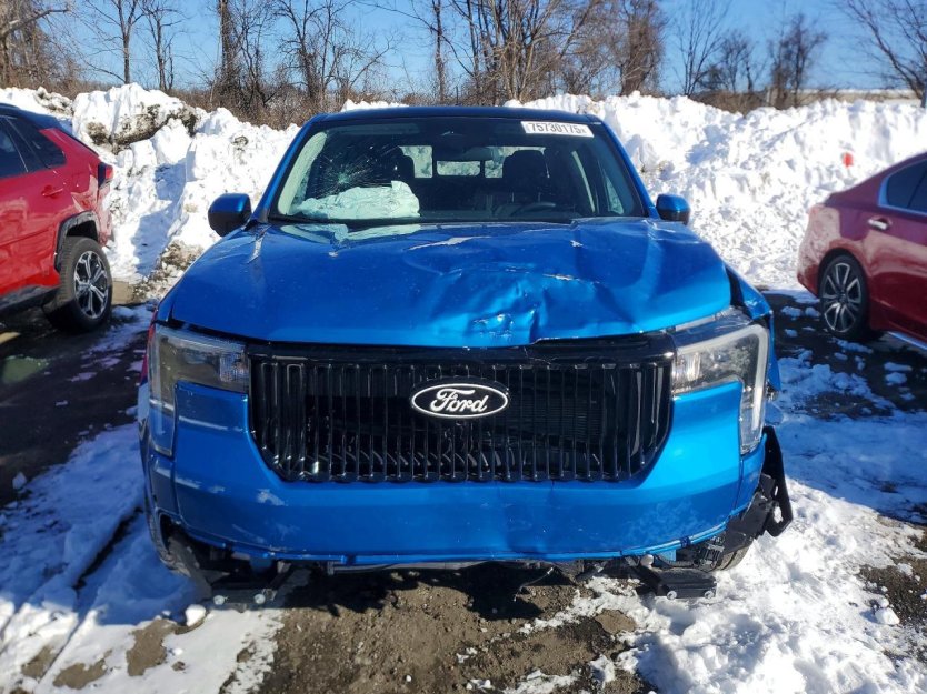 Salvage 2025 Ford Maverick Lobo-premium