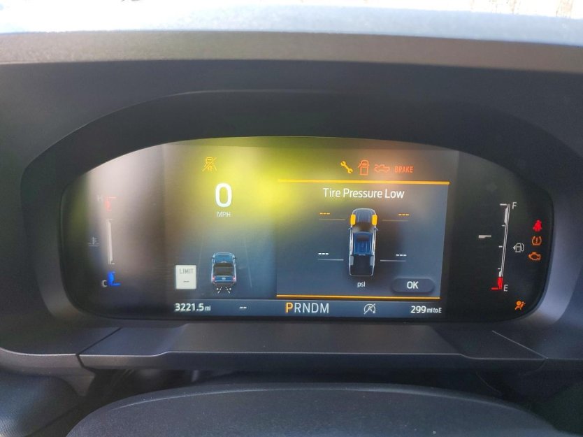 Salvage 2025 Ford Maverick Lobo-premium