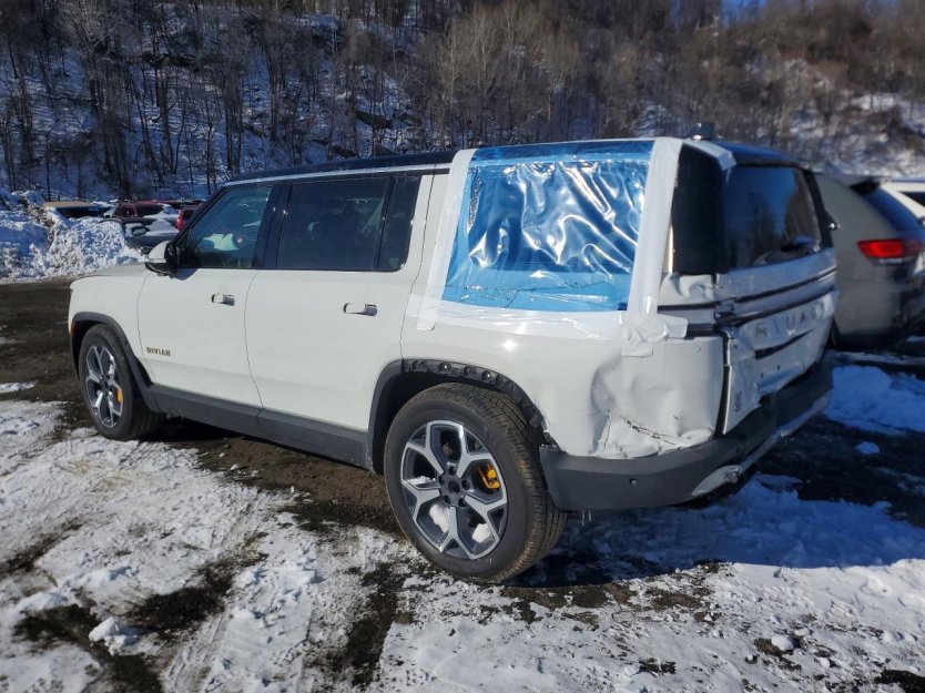 Salvage 2024 Rivian R1s Adventure