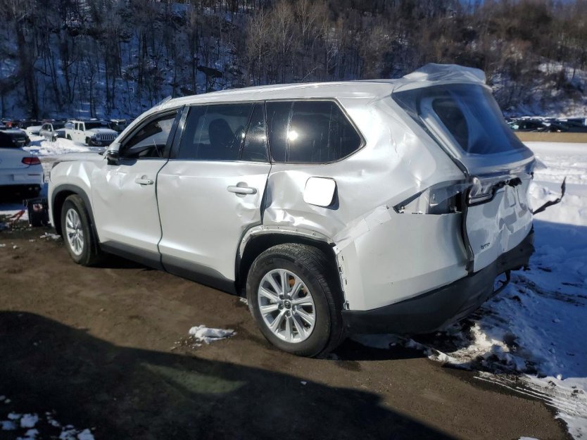 Salvage 2024 Toyota Grand Highlander Xle