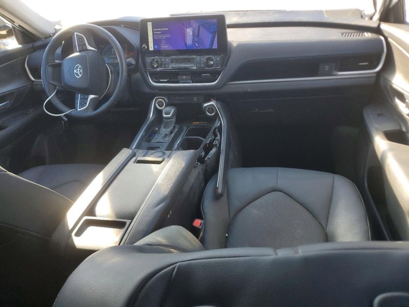 Salvage 2024 Toyota Grand Highlander Xle
