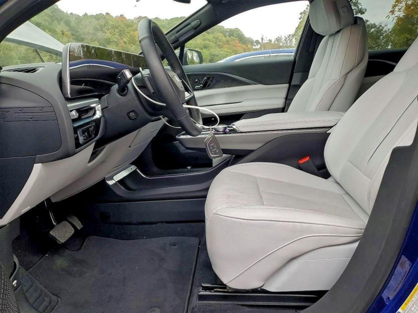 Salvage 2024 Cadillac Lyriq Luxury