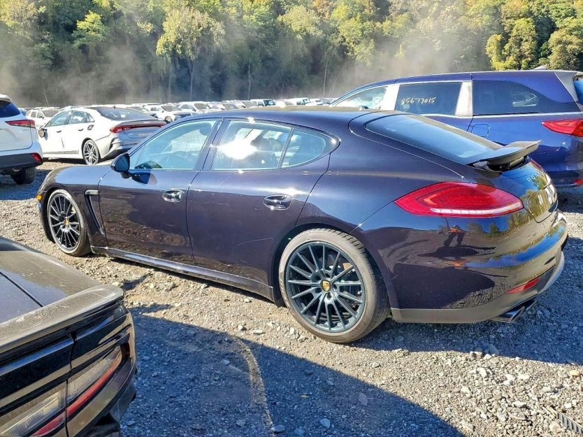 Salvage 2016 Porsche Panamera 