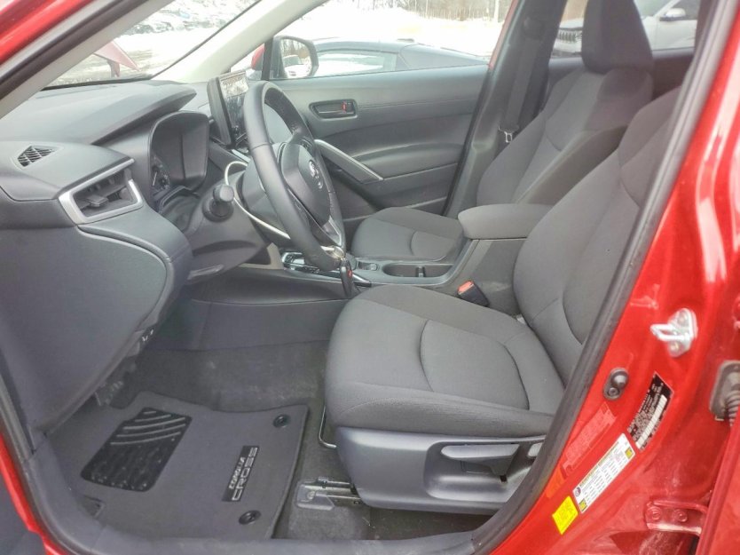 Авто з США 2024 Toyota Corolla Cross Le