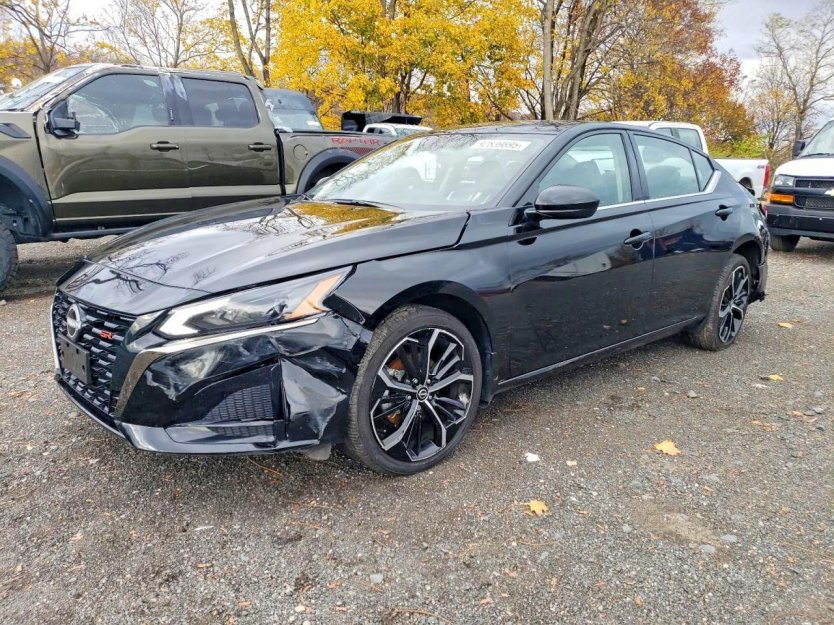 Salvage 2025 Nissan Altima Sr