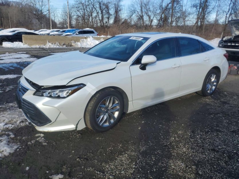 Salvage 2022 Toyota Avalon Xle