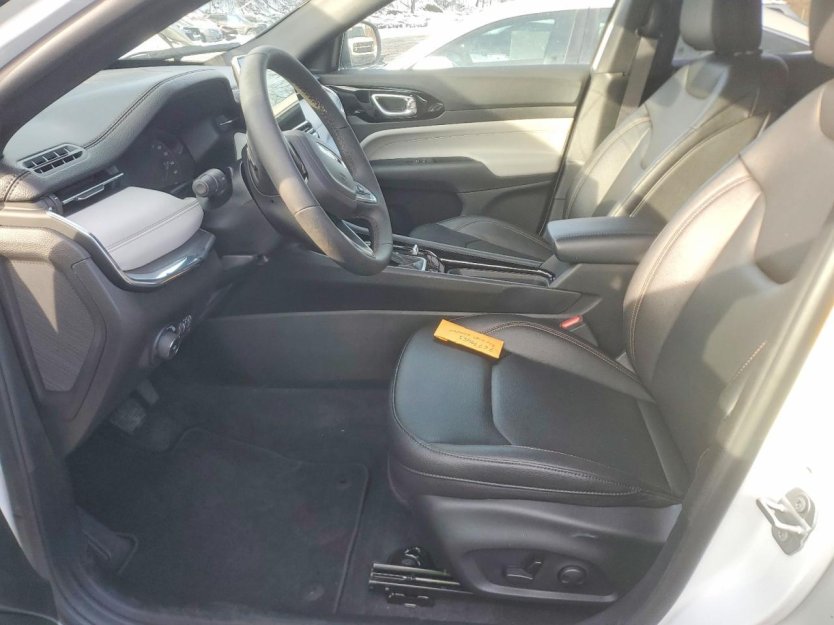 Salvage 2024 Jeep Compass Limited