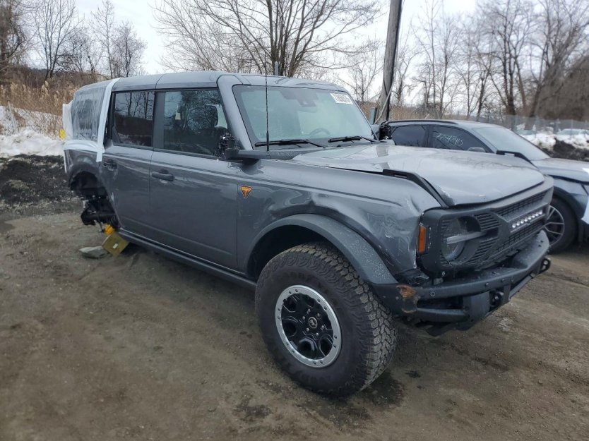 Salvage 2025 Ford Bronco Badlands