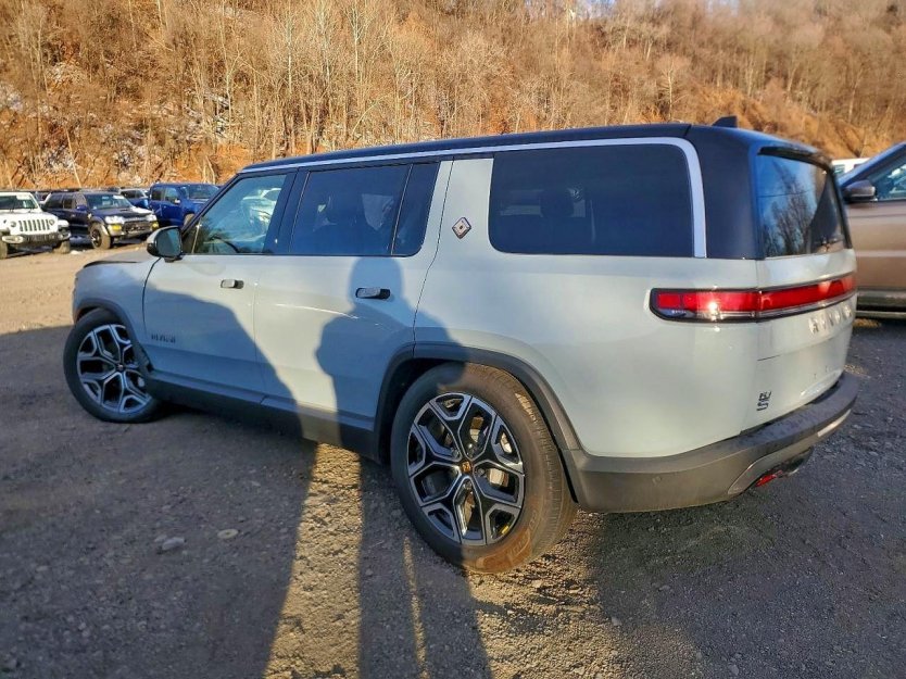 Salvage 2025 Rivian R1s Adventure