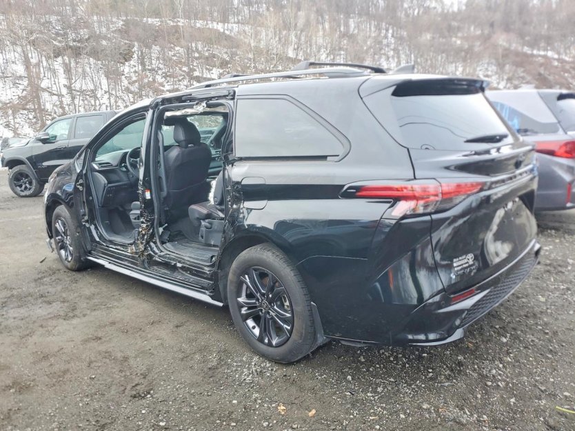 Авто з США 2025 Toyota Sienna Xse