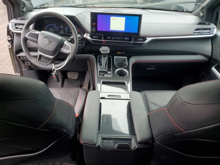 Авто з США 2025 Toyota Sienna Xse