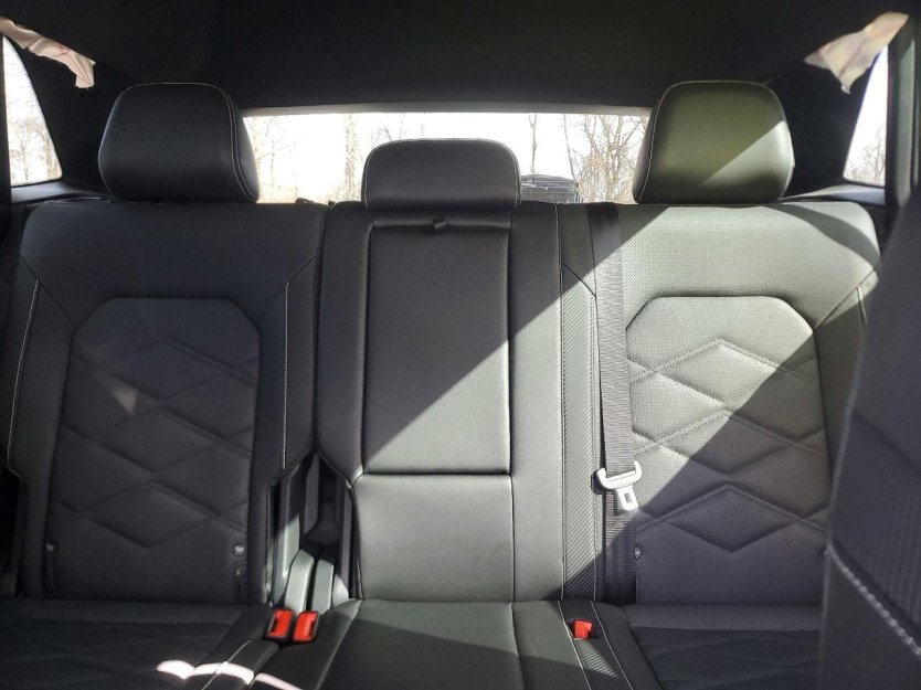 Salvage 2024 Volkswagen Atlas Cross Se