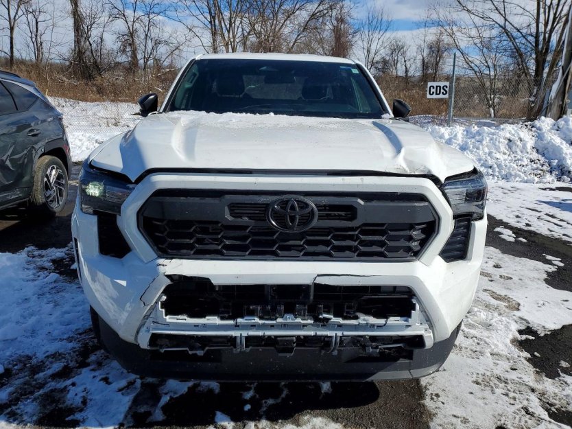 Salvage 2025 Toyota Tacoma 