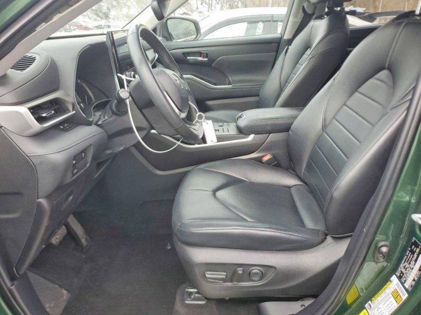 Salvage 2023 Toyota Highlander Xle