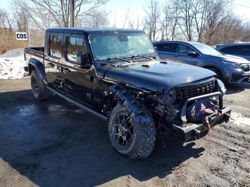Salvage 2025 Jeep Gladiator Sport