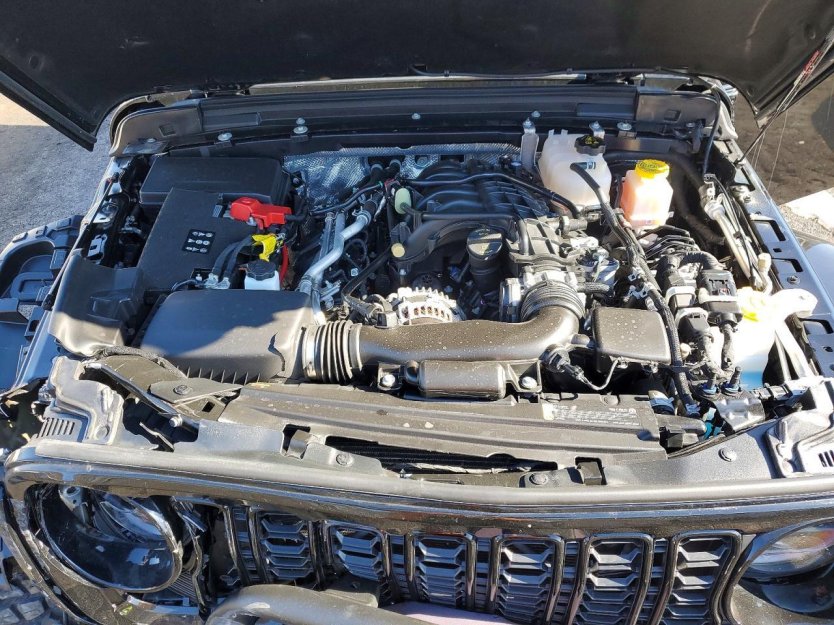 Salvage 2025 Jeep Gladiator Sport