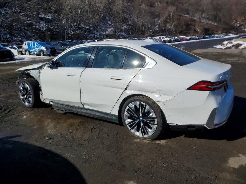 Salvage 2026 Bmw I5 Xdrive 40