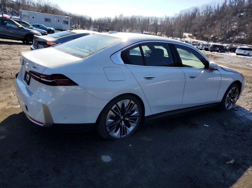 Salvage 2026 Bmw I5 Xdrive 40